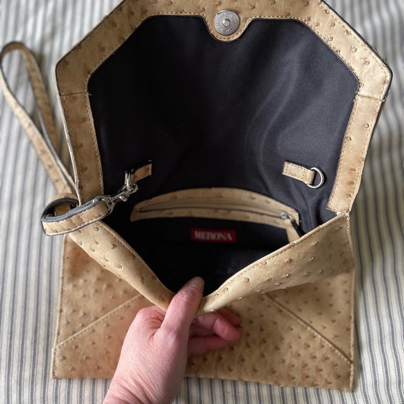 The faux-ostrich envelope clutch you didn’t know you needed! - Picture 3 of 4